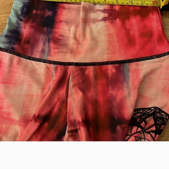 Onzie Tie Dye High Rise Dream Catcher leggings sz S/M - Picture 4 of 7